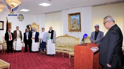 أخبار اليمن : بن حبتور يؤدي اليمين الدستورية أمام هيئة النواب