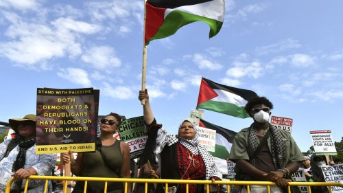 الشرطة الأمريكية تعتقل 60 متظاهرا مؤيدا لفلسطين في شيكاغو