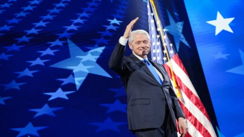 أنا أصغر من ترامب .. بيل كلينتون يثير تفاعلا على مواقع التواصل