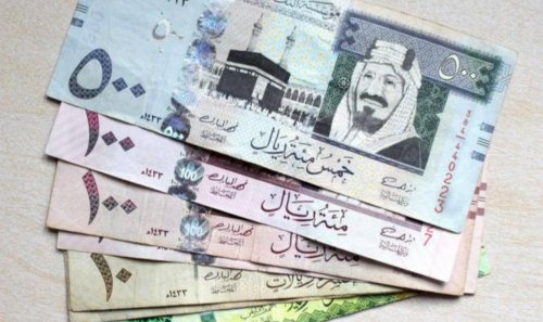بأمر ملكي صرف راتب 700 ريال إضافية لبعض الفئات في المملكة ما هي خطوات الاستعلام عنها