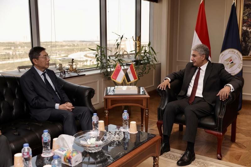 وزير السياحة والآثار يبحث مع سفير سنغافورة بالقاهرة تعزيز سبل التعاون في...