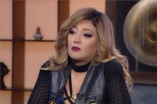 شمس تطالب حسام حبيب بتقبيل قدم شيرين