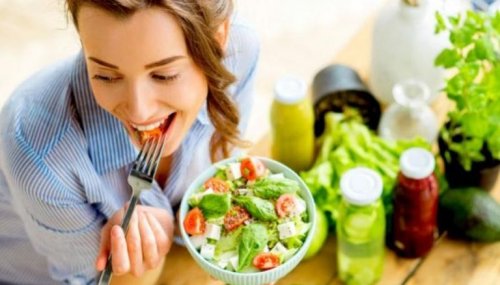 كيف تتمتعي بوزن صحي ورشاقة نجمات السينما.. أسباب تساهم في زيادة الوزن لا تعرفينها