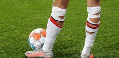 عمره 15 عامًا .. وفاة لاعب كرة قدم خلال مباراة بأزمة قلبية