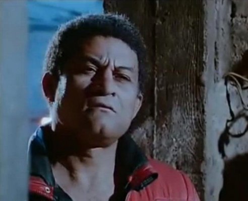 اشتهر بأدوار البلطجة .. إصابة فنان شهير بجلطة دماغية