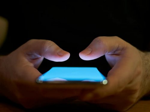 تطبيقات يجب حذفها لتجنب الاحتيال الإلكتروني