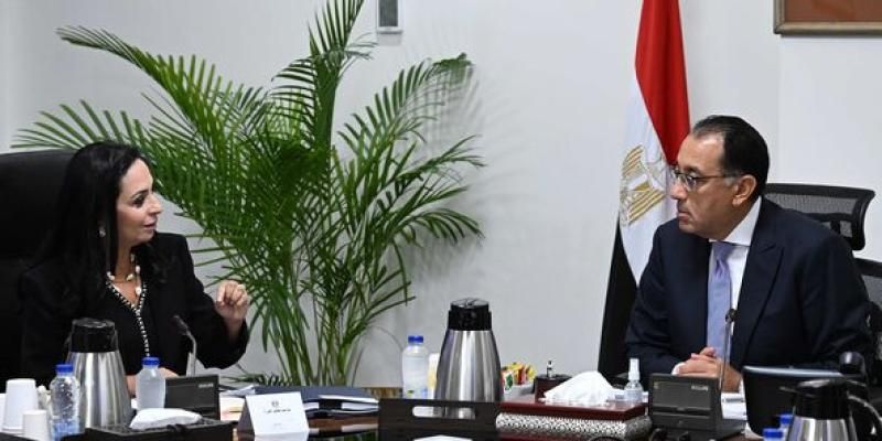 رئيس الوزراء يستعرض مع وزيرة التضامن الخطة التنفيذية للوزارة في إطار برنامج...