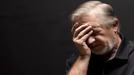 وداعا للنسيان.. اليك اقوى فيتامين يحمي من الخرف وألزهايمر.. تعرف عليه