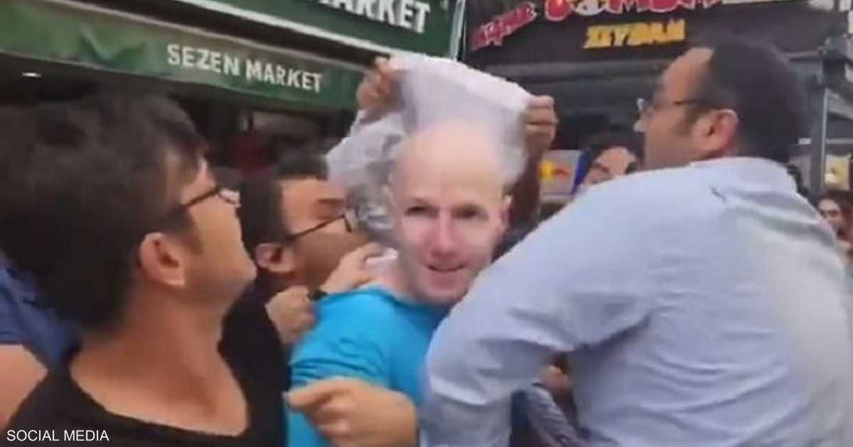 العالم اليوم - بالفيديو.. هجوم على جنديين أميركيين في مدينة تركية