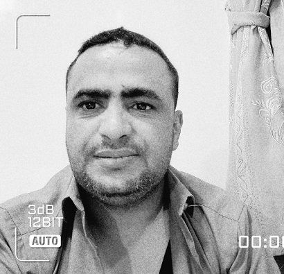 ناشط حوثي يطالب اليمنيين بالدعاء له..والمفاجأة كيف كان رد فعلهم!