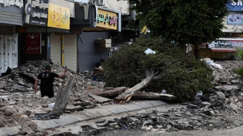 اتفرج آثار الدمار الذي خلفه الاحتلال في مدينة طولكرم