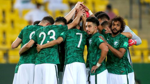 سالم الدوسري يقود تشكيل منتخب السعودية ضد إندونيسيا المتوقع بتصفيات كأس العالم ورقم قياسي بانتظار اللاعب