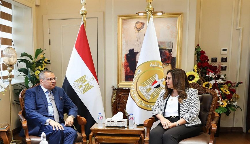 وزيرة التنمية المحلية تبحث الموقف التنفيذي للمشروعات الخدمية…