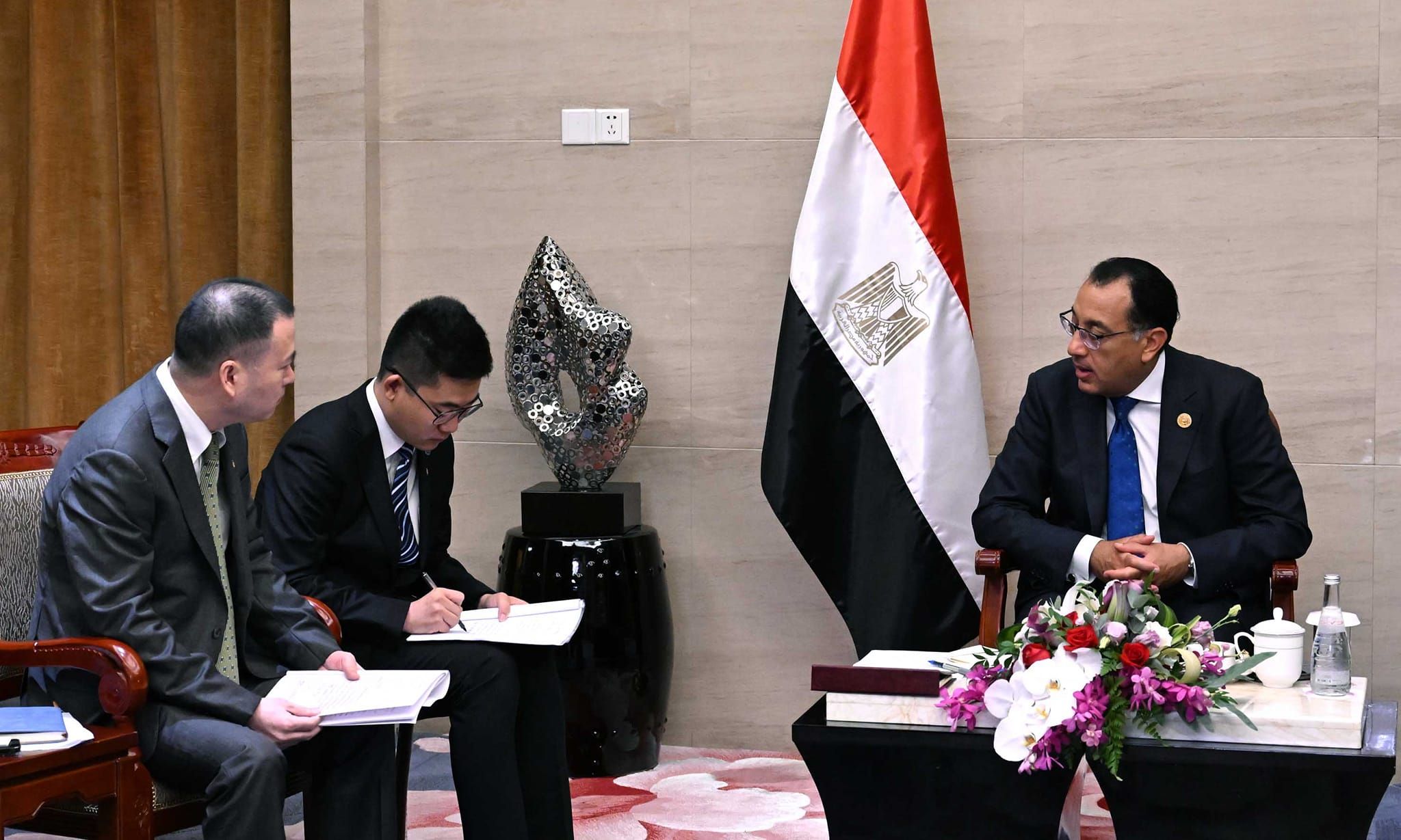 مدبولي: ملف توليد الطاقة الجديدة والمتجددة يمثل أولوية…