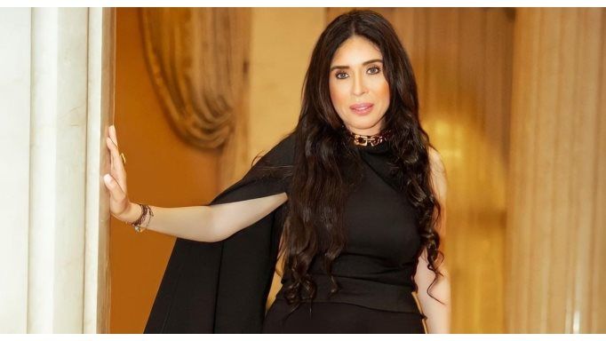 دينا تكشف عن الستار عن أول قصة حب بحياتها