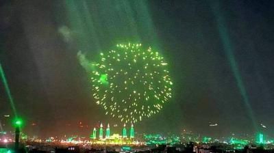 أخبار اليمن : الألعاب النارية تضيئ سماء صنعاء إبتهاجاً بالمولد النبوي