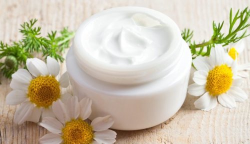 أفضل كريم تفتيح طبيعي للبشرة من البيت اصنعيه بنفسك الآن بأقل التكاليف