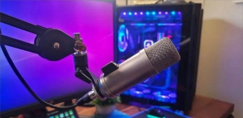 السجن لمذيع شهير بتهمة استغلال الأطفال للأعمال الإباحية