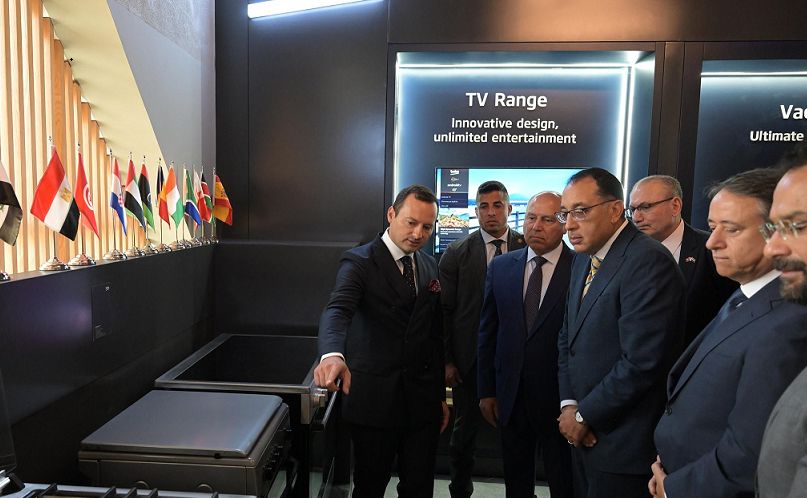 رئيس الوزراء يفتتح مجمع تصنيع الأجهزة المنزلية لشركة بيكو…