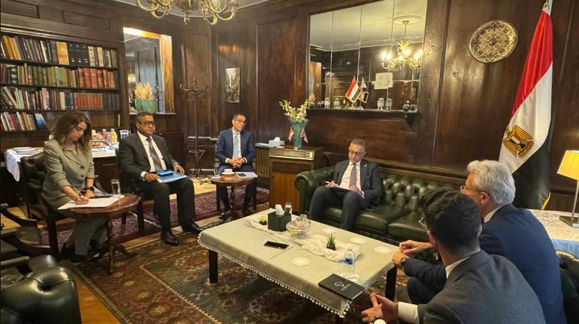 وزير الاستثمار يبحث مع شركات بريطانية للطاقة المتجددة ضخ…