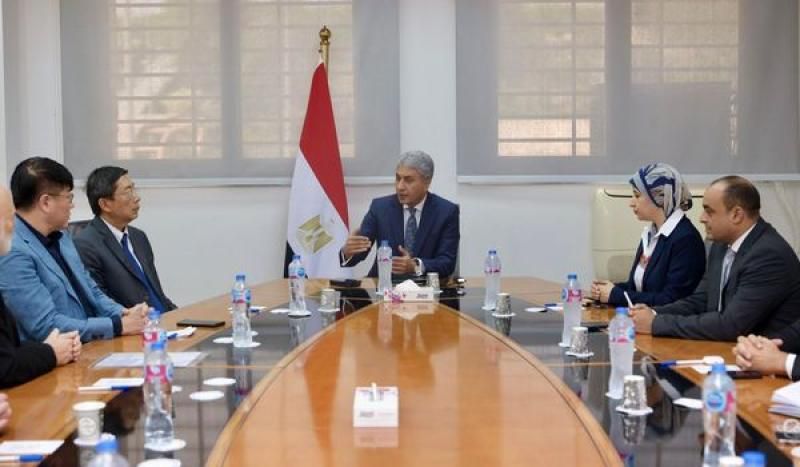 وزير السياحة والآثار يلتقي بسفير سنغافورة بالقاهرة والرئيس التنفيذي للشركة المنظمة لمعرض...