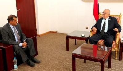 أخبار اليمن : رئيس الوزراء يُشيد ببيان المؤتمر ويلتقي الأمين العام