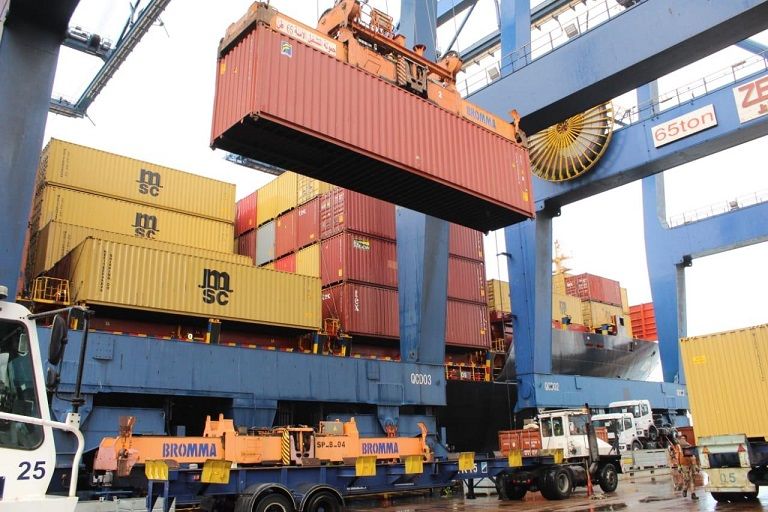 ميناء الإسكندرية يسجل تداول 142 ألف طن و2500 حاوية في 24…