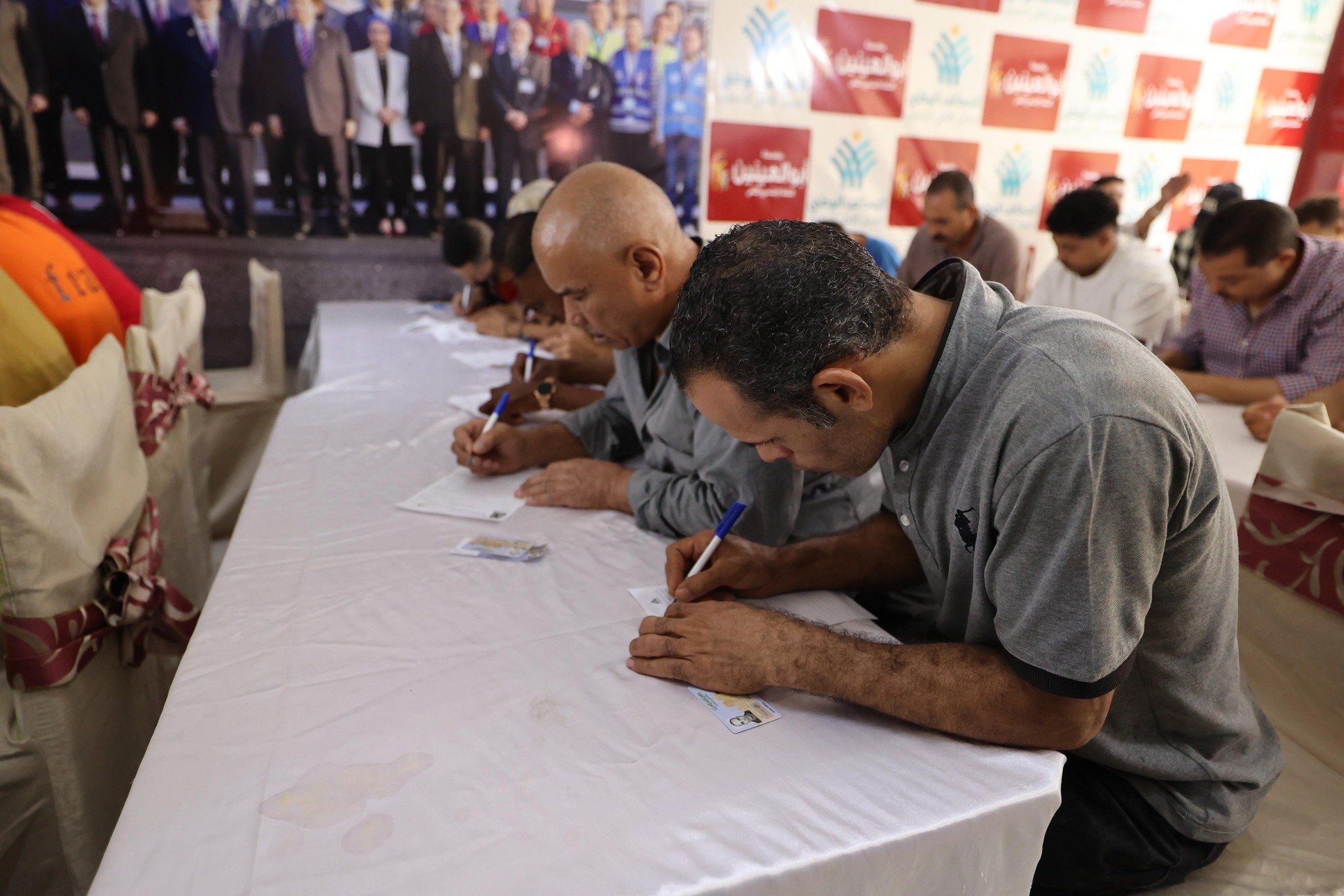 تحت مظلة التحالف الوطني.. حملة "إيد واحدة" تعقد امتحان محو أمية في الجيزة