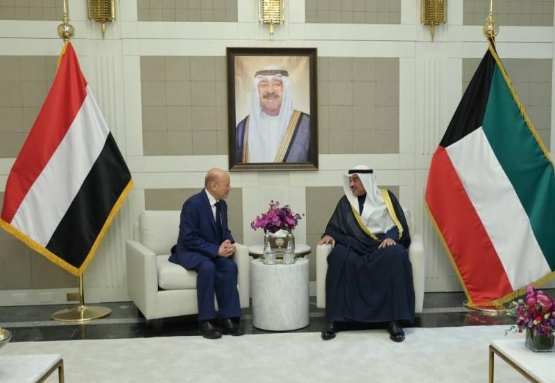 ولى عهد الكويت يستقبل رئيس مجلس القيادة الرئاسي اليمني في مقر وفد...