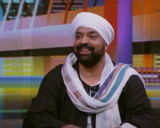 حجازي متقال يبدأ احتفالات مباراة كأس السوبر الإفريقي بين الأهلي والزمالك