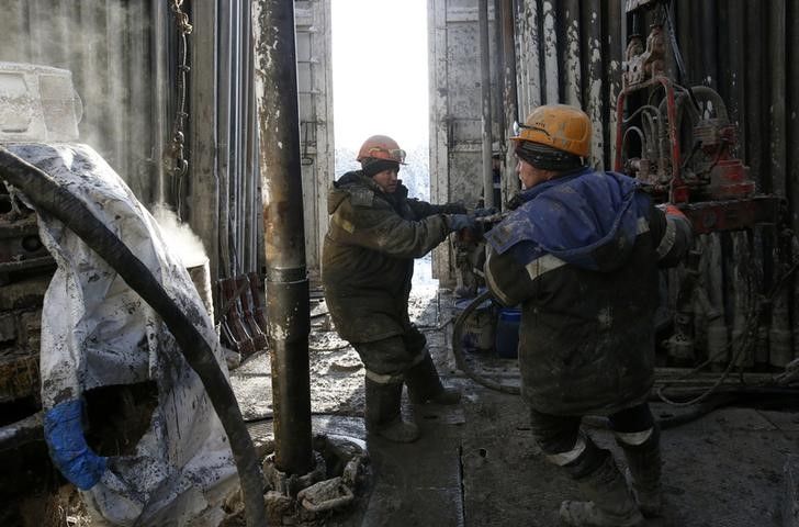 توقف نحو 24% من إنتاج النفط الأمريكي في خليج المكسيك بسبب…