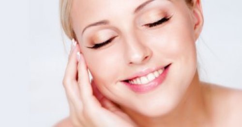 "تحدي لكل خبراء التجميل!"... استخدمي هذا الخليط الفعال الذي يفتح ويبيض أي منطقة بجسمك ويمنحك إشراقة مثالية دون عناء!"