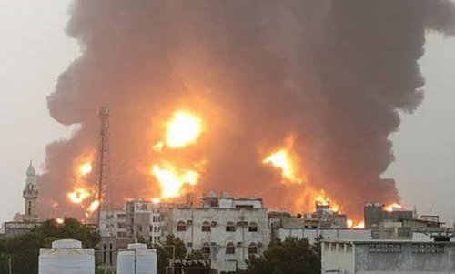 عشرات الغارات الإسرائيلية على ميناء ومطار الحديدة باليمن