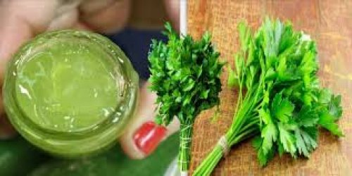 «لن تقدر علي بعد هذا الماسك»..ودعي التجاعيد واستمتعي ببشرة صحية ونضرة مع كريم النشا والبقدونس هتبقي عروسة وملكة جمال!!