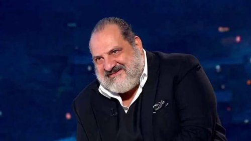 خالد الصاوي يصف نفسه بالفنان المجنون