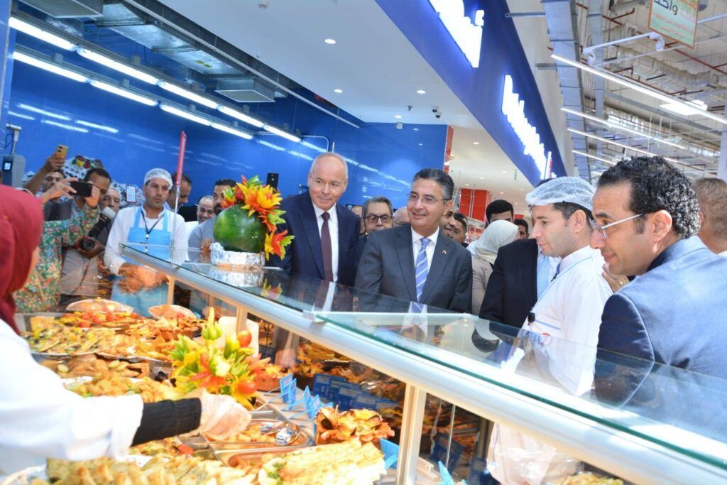 وزير التموين يفتتح فرع هايبر وان ماركت بمدينة بدر باستثمارات…