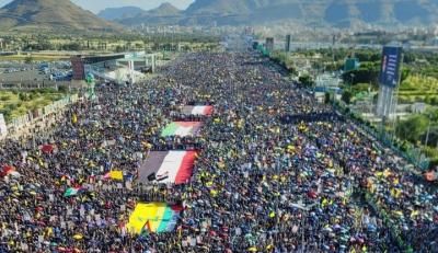 أخبار اليمن : مسيرة مليونية بصنعاء.. مع غزة ولبنان معركة واحدة