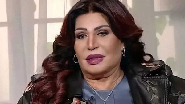 نجوى فؤاد: 'عايزة اتحجب واعتزل الفن وأقعد في البيت'