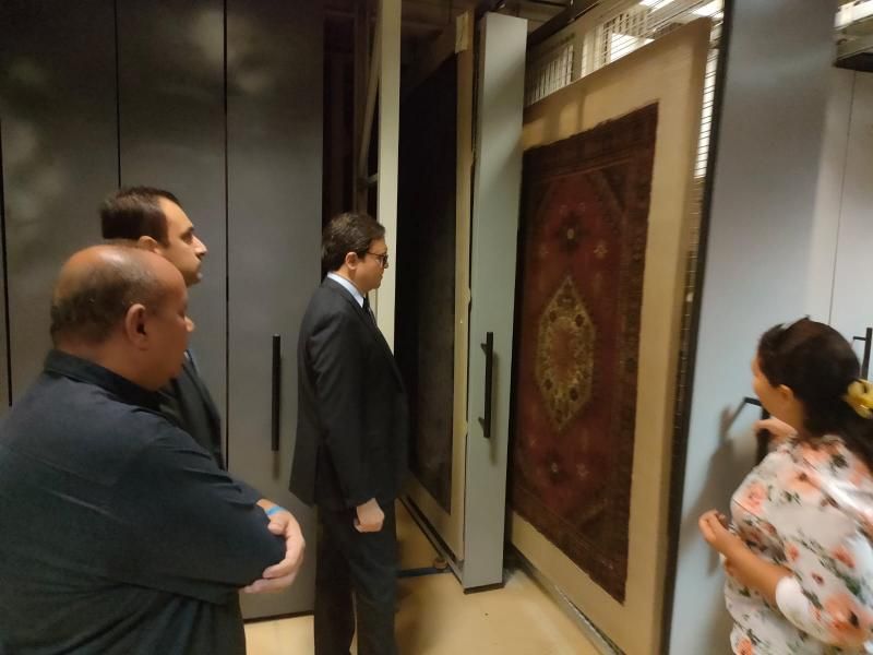 وزير الثقافة يتفقد مخازن متحف الجزيرة ويشدد على أهمية الحفاظ عليها كجزء...