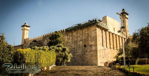 مستوطنون يقتحمون الحرم الإبراهيمي