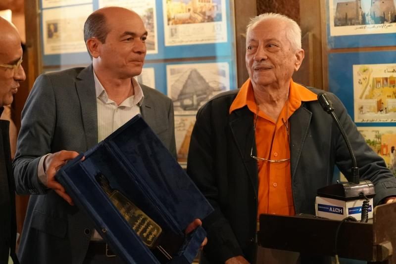 في احتفاء وزارة الثقافة باليوم العالمي للعمارة: سطوحي يكرم ”صفي الدين” ...