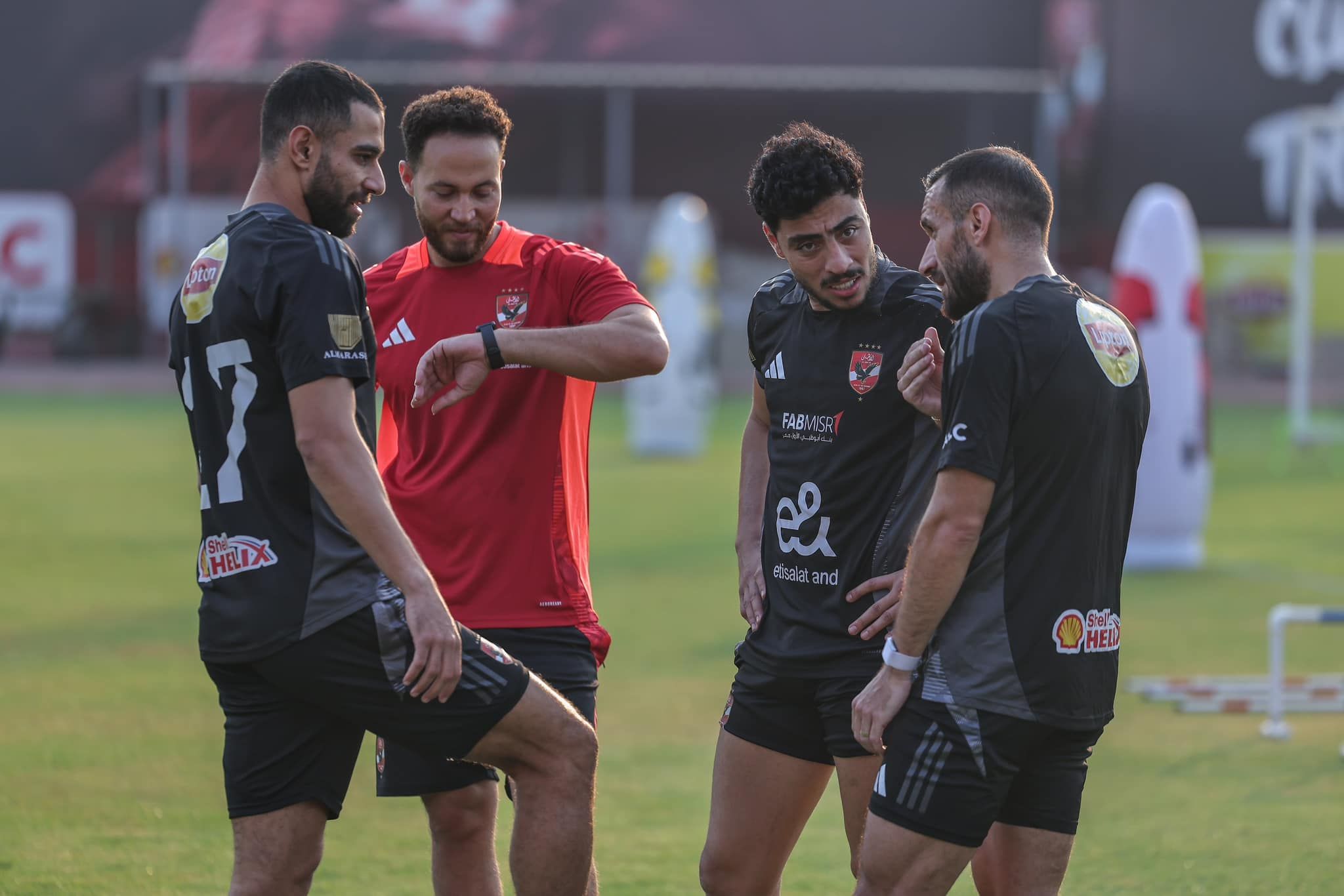 علي معلول يبدأ تدريباته ضمن المرحلة الأخيرة ببرنامجه التأهيلي بالأهلي.. صور