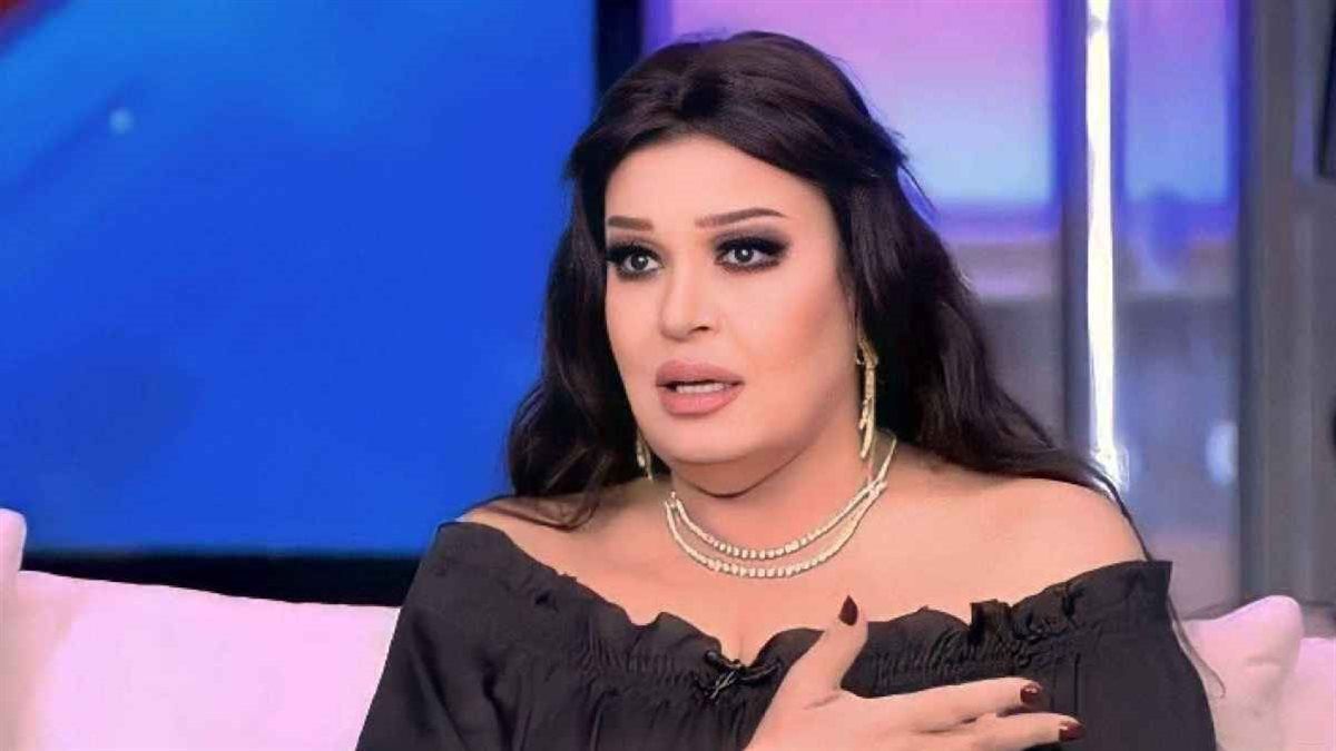 فيفي عبده تتألق بإطلالة أنثوية جريئة على إنستجرام