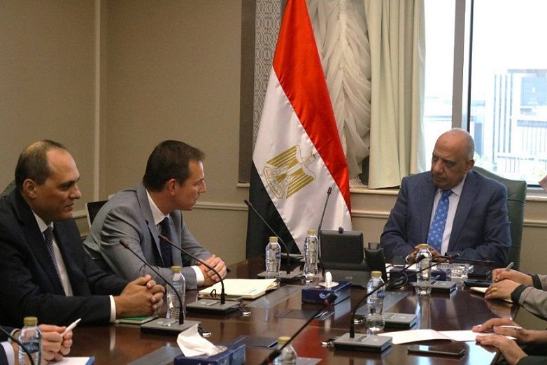 وزير الكهرباء يبحث مع شنايدر إليكتريك التعاون في تحسين…