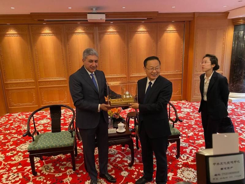 وزير السياحة والآثار يلتقي وزير السياحة والثقافة الصيني خلال زيارته الرسمية الحالية...