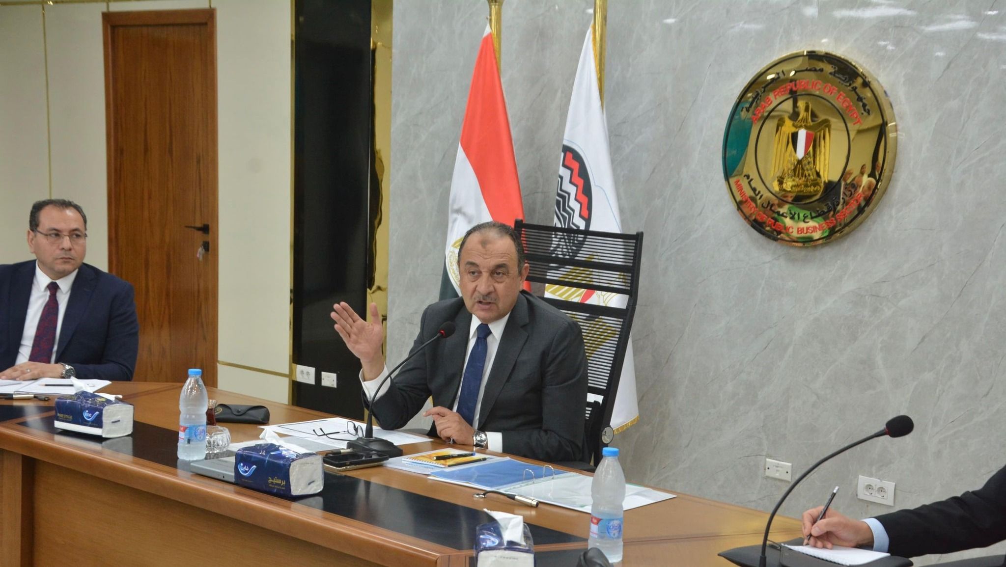 وزير قطاع الأعمال يستعرض آخر تطورات المشروع القومي للغزل…