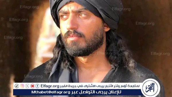 بعد مرور شهرين على وفاتهم.. إسلام جمال يؤدي عمرة ويدعو للمنتجين الأربعة