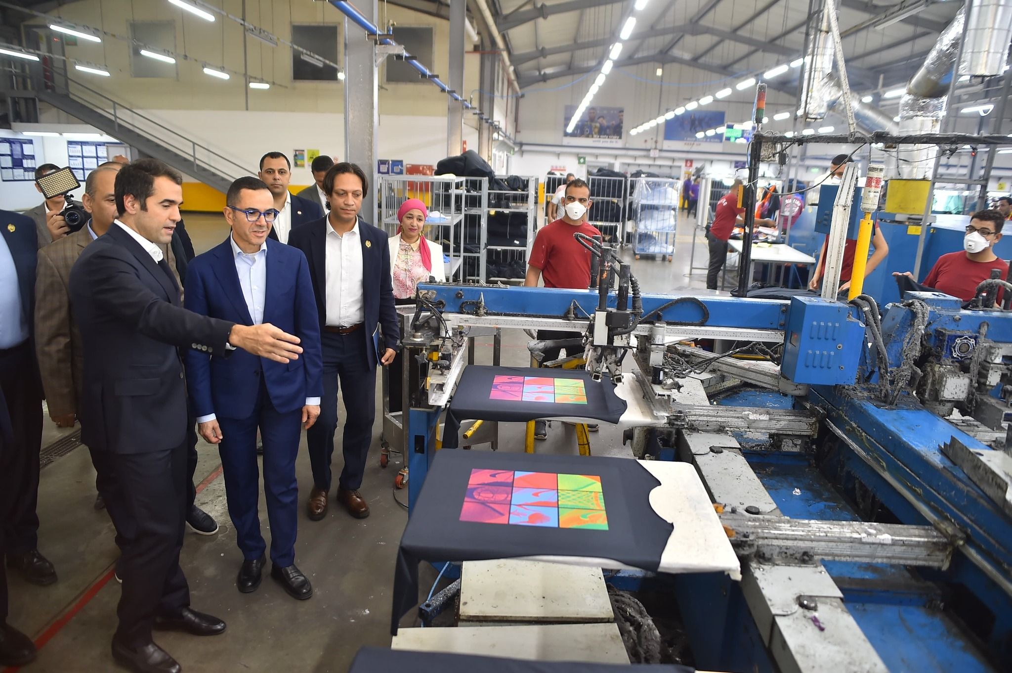 وزير الاستثمار يتفقد عدد من المصانع بالمنطقة الصناعية الحرة…