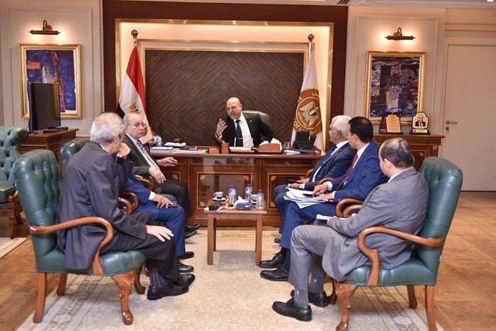 العمل: صياغة بروتوكول تعاون مع اتحاد المقاولين لدعم العمالة…