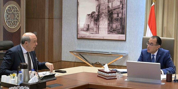 وزير الطيران: الانتهاء من تطوير وتوسعة مطاري برج العرب…